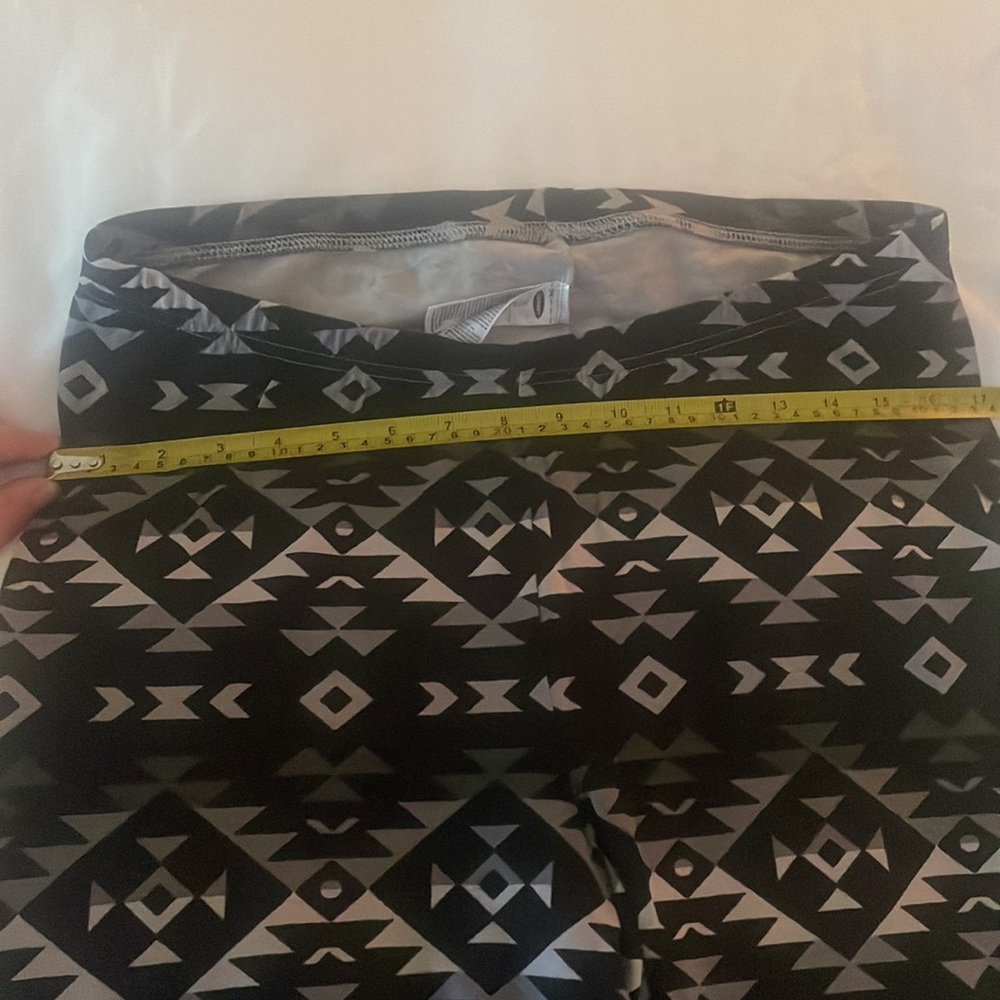 NWOT- Old Navy Women's High-Rise Leggings - Picture 5 of 6